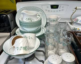 Corelle Calloway Ivy Set