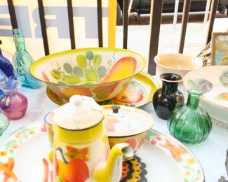 MEtAL PLATTER ANDNOWLS