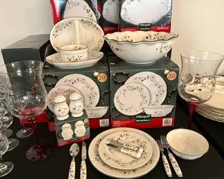 Pfaltzgraff Winterberry Pattern - Set of 12 dinner plates, salad plates, & bowls, 2 huge serving bowls, 2 divided serving dishes, 3 smaller platters, 2 rectangle dishes (not pictured), Set of 12 utensils (missing 3 knives), 2 large goblets, salt and pepper shakers 