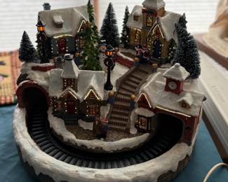 Christmas display with train - electronic