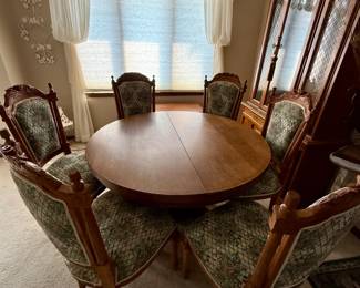 6 chairs and pedestal table 