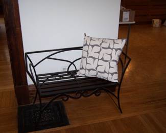 BLACK IRON SETTEE