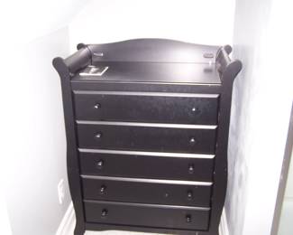 BLACK CHEST OF DRAWERS
