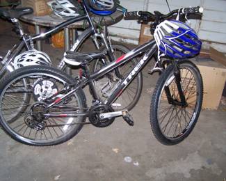 TREK BIKE