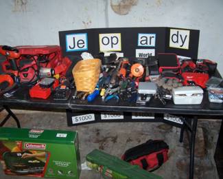 TABLE OF HAND TOOLS