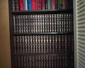 Complete 30 volume Encyclopedia Americana with yearbooks from 1962 -2003. 73 volumes in total.