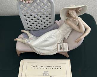 Lladro - Garden of Dreams. Certificate of authenticity and box. Limited edition and discontinued.