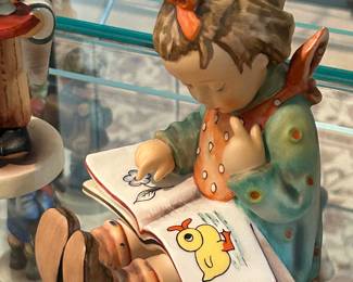 Hummel Bookworm. 