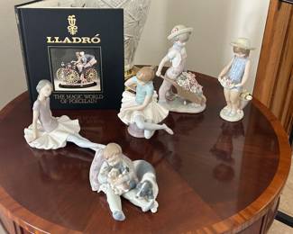 Beautiful Lladro figurines. 
