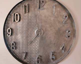 This is a LARGE wall clock