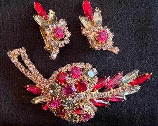 Vintage brooch and clip earrings