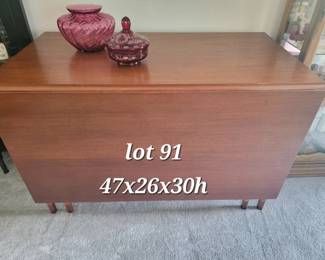 Drop leaf dining room table with two gate legs