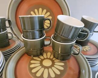 Sakura stoneware, "Nadine" pattern