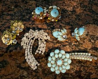 Lots of Jewelry