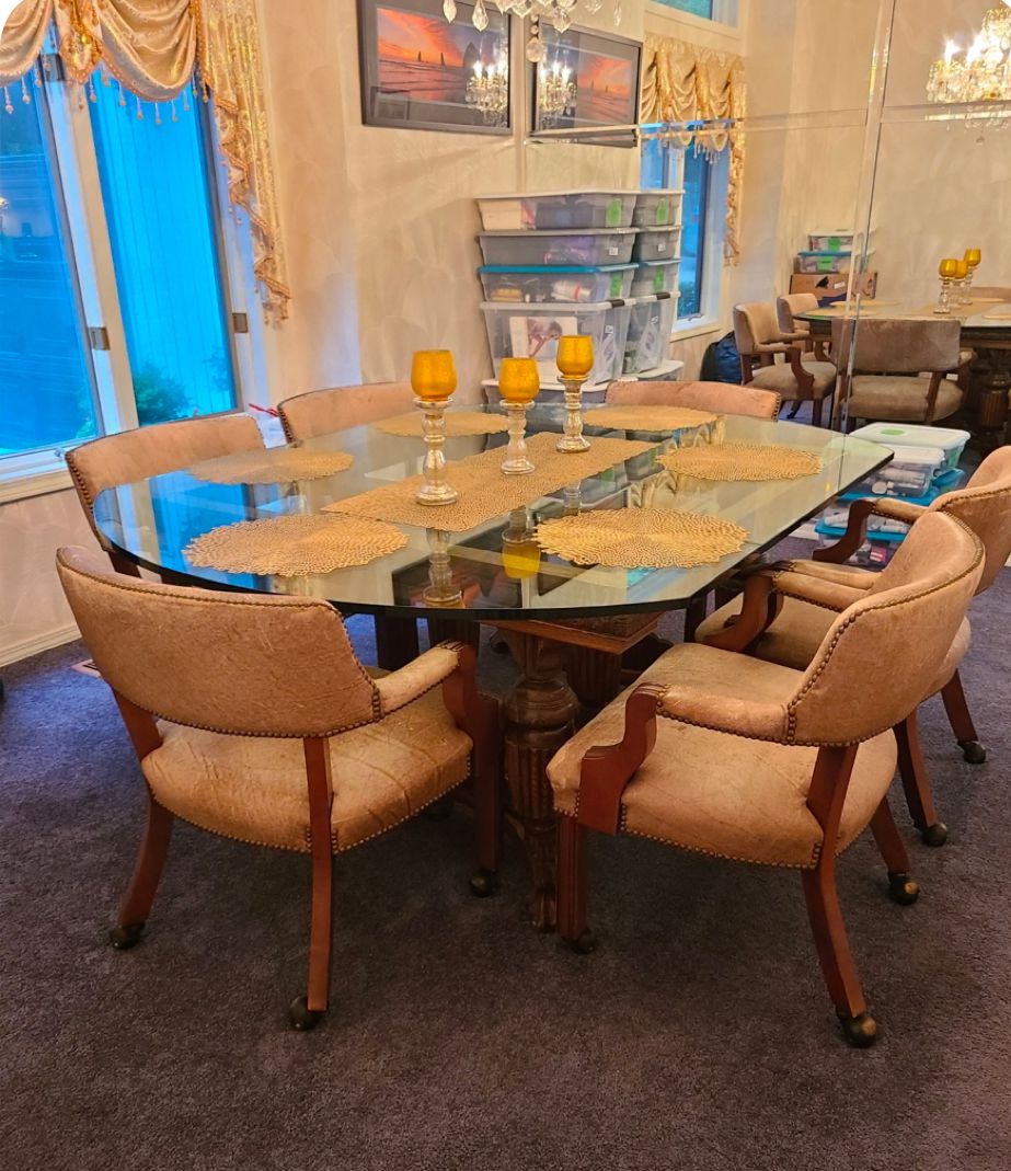 chairs sold separately
Amazing antique table base with a 1 inch glass top this table is priced to sale at $400