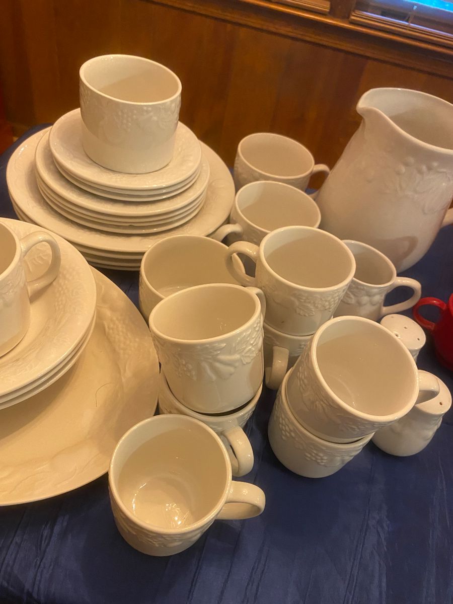 Antique Gibson Dining Set: $150