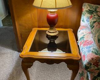 2 matching end tables