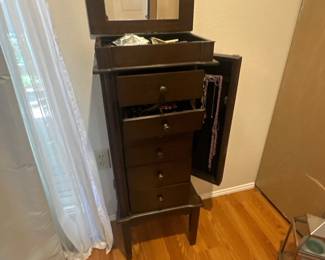 Floor jewelry stand