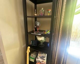 Display shelf