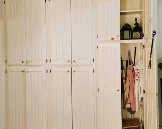 Kitchen Cabinets: Pantry Wall