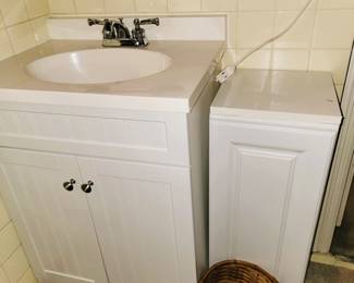 Built-in bathroom sink vanity