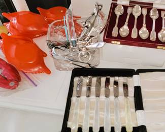 Crab plates, serving pieces and appetizer sets