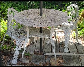 Outdoor Cast Aluminum Table and Chairs