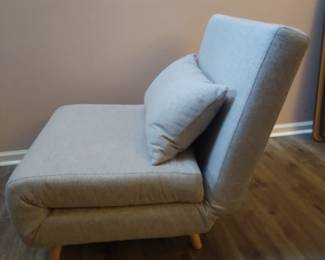Chair, convertable to Sleeper