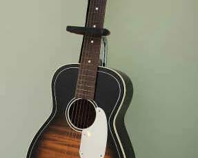 Silvertone Acoustic Guitar With Case And Stand 