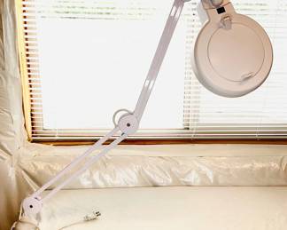 Intertek Magnifier Lamp