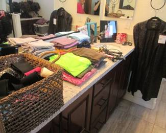 Bathroom Items, Towels, Small Electric Personal Care Products