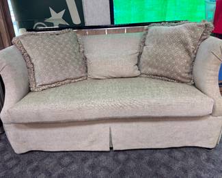 Vanguard Loveseat w/ Throw pillows