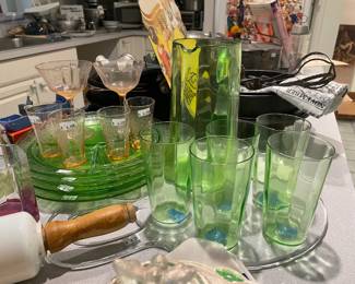 VTG Green Pitchers & Glass Set