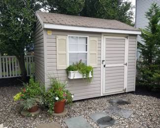 Great shed! 8' x 10', Easy move out.