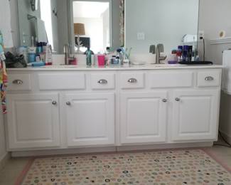 Double bath vanity