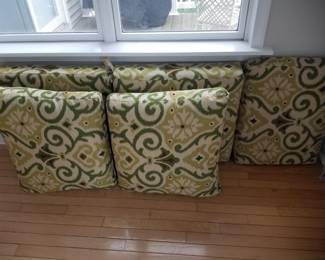 Cast aluminum chairs (with cushions)