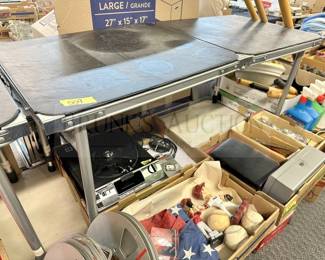 VINTAGE FOLDING TABLE
