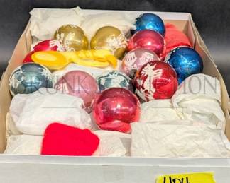 GLASS CHRISTMAS ORNAMENTS