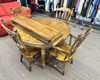 TABLE AND 4 CHAIRS WITH 2 LEAVES