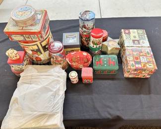 CHRISTMAS TINS AND TABLE CLOTHS
