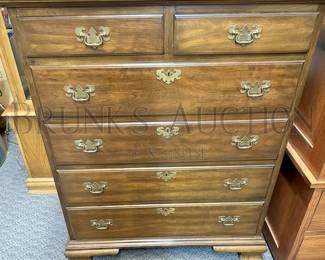 MAHOGONY SIX DRAWERED CHEST