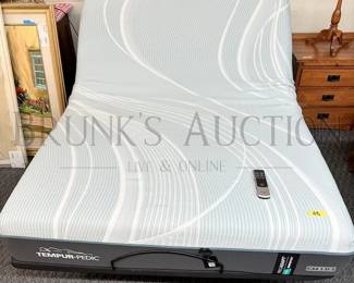 TEMPUR-PEDIC PRO ADAPT HYBRID QUEEN MATTRESS ON ELCTRIC BASE