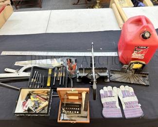 GROUP OF GARAGE MISCELLANEOUS