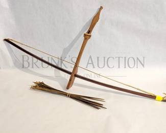 WOOD CROSS BOW WITH ARROWS