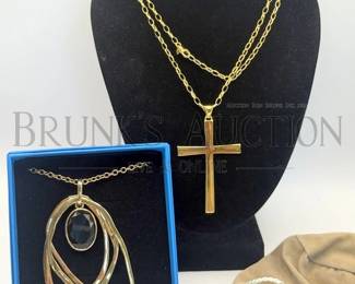(2) STATEMENT NECKLACES