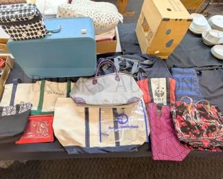 SUITCASE AND TRAVEL TOTES