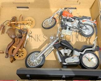 (3) MOTORCYCLE DECOR & CLOCK