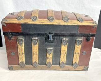 HUMP TOP STRAP TRUNK