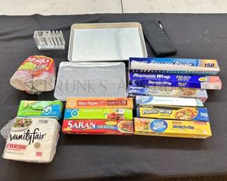 GROUP OF KITCHEN FOOD STORAGE