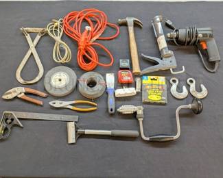 GROUP OF EXTENSTION CORDS AND POWER TOOLS